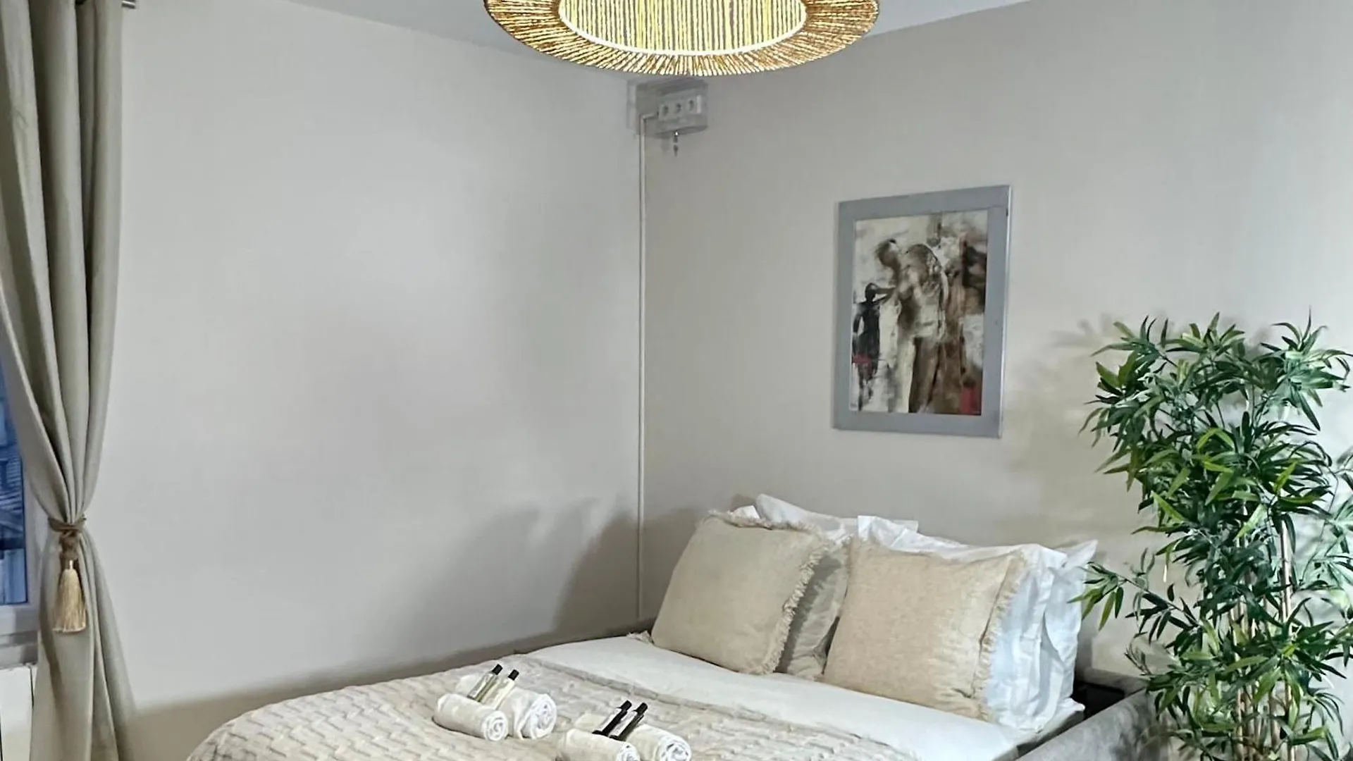 Villette - Buttes Chaumont'S Park -Entire Flats Parijs Appartement