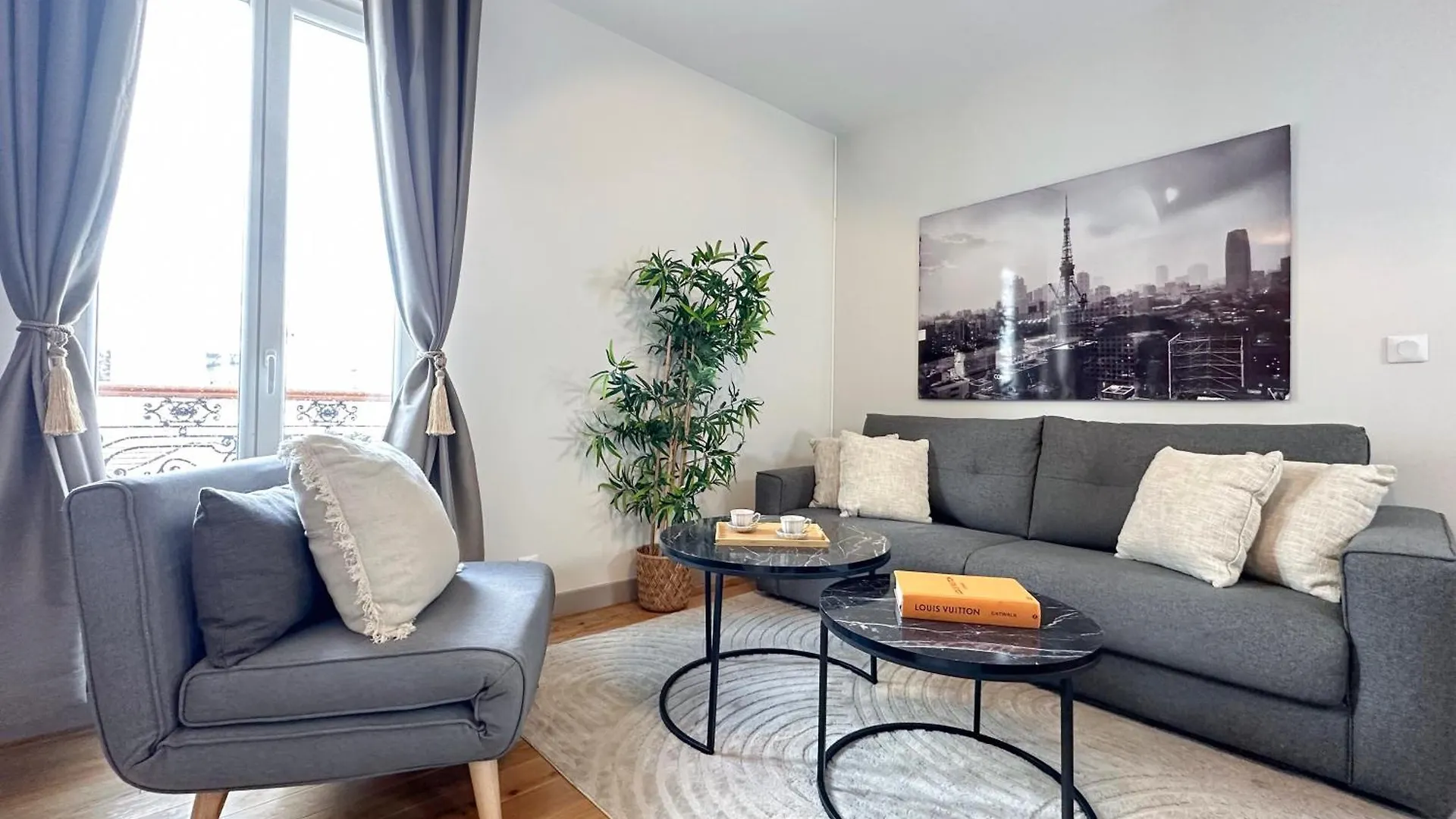 Villette - Buttes Chaumont'S Park -Entire Flats Parijs Appartement